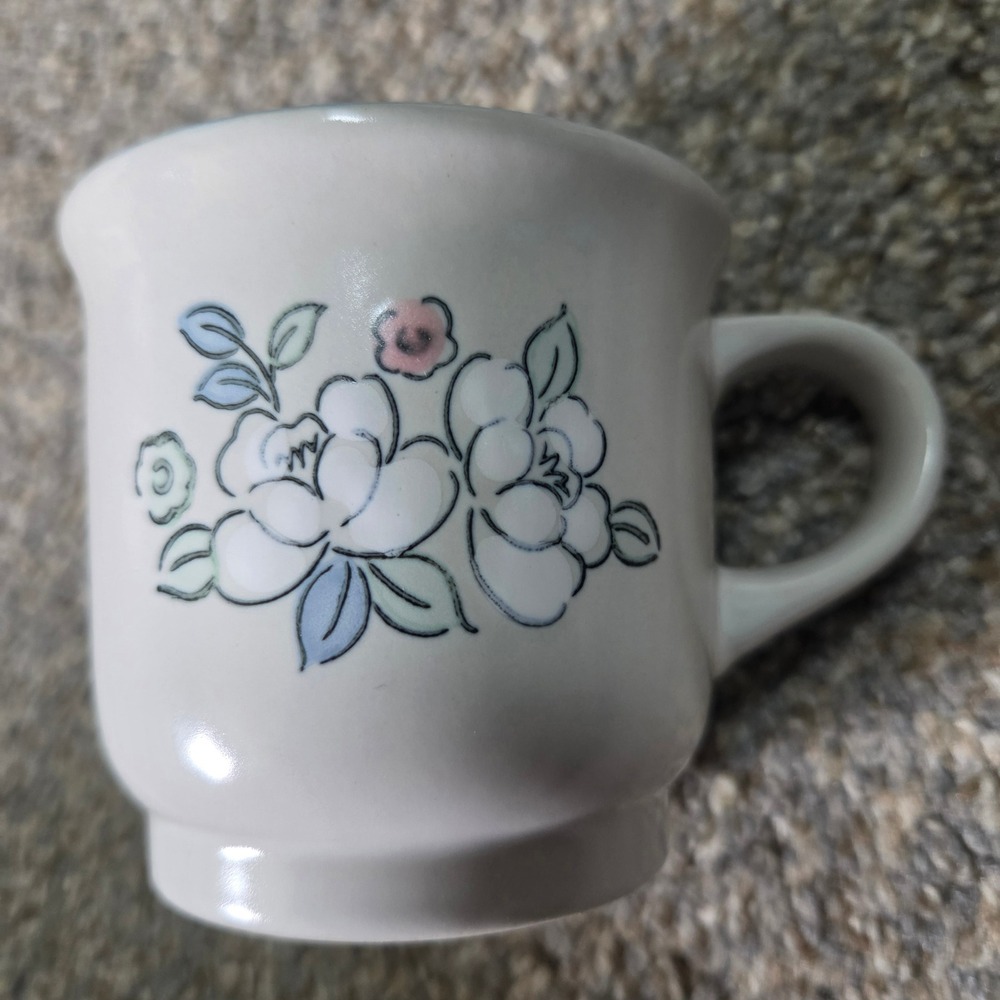 Chantilly‎ Fleur de Lune Stoneware Mug Japan Floral Blue Pink Vintage Style Cup